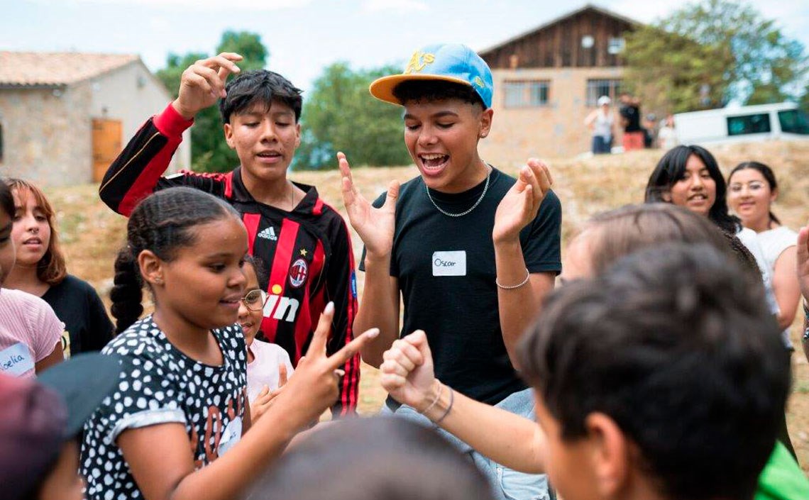 Lleure, adolescències i comunitat: construint benestar Lleure, adolescències i comunitat: construint benestar