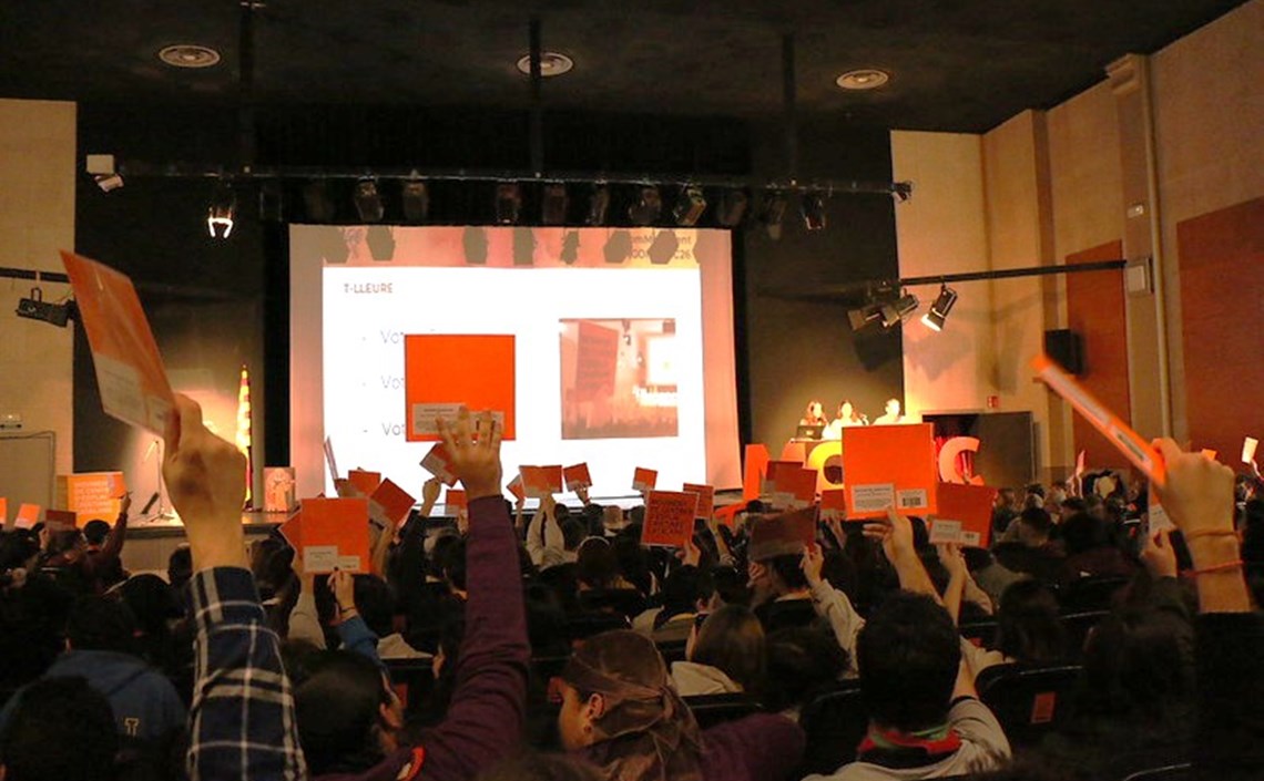 Prop de 300 representants dels esplais MCECC de la Fundació Pere Tarrés s’apleguen per reclamar més suport i reconeixement per part de les institucions Prop de 300 representants dels esplais MCECC de la Fundació Pere Tarrés s’apleguen per reclamar més suport i reconeixement per part de les institucions