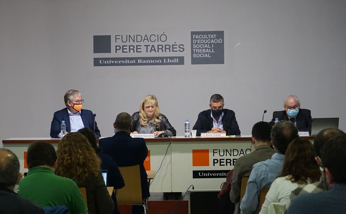 La consellera de Drets Socials lloa el paper del lleure educatiu durant la pandèmia: “Ha estat un espai de canalització emocional i de salut mental” La consellera de Drets Socials lloa el paper del lleure educatiu durant la pandèmia: “Ha estat un espai de canalització emocional i de salut mental”