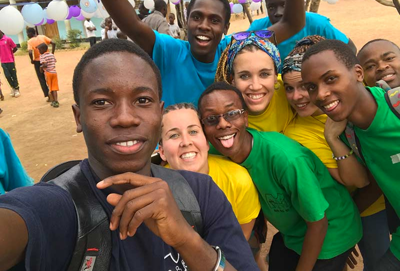  Vols viure una experiència de voluntariat Internacional?