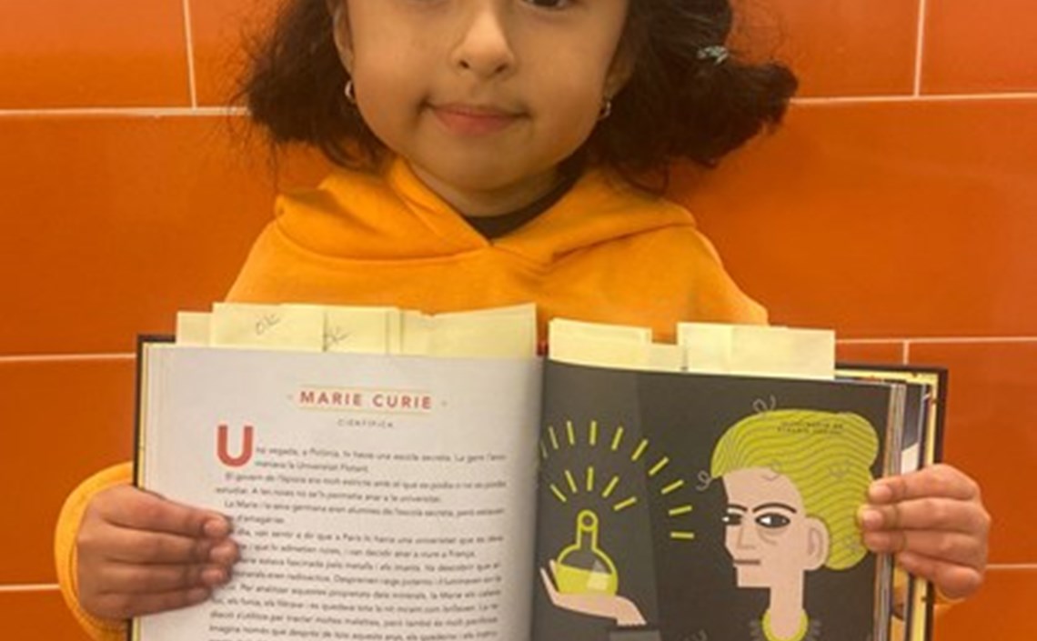 Impulsar la ciència i la tecnologia en el lleure educatiu per captivar les futures dones científiques Impulsar la ciència i la tecnologia en el lleure educatiu per captivar les futures dones científiques