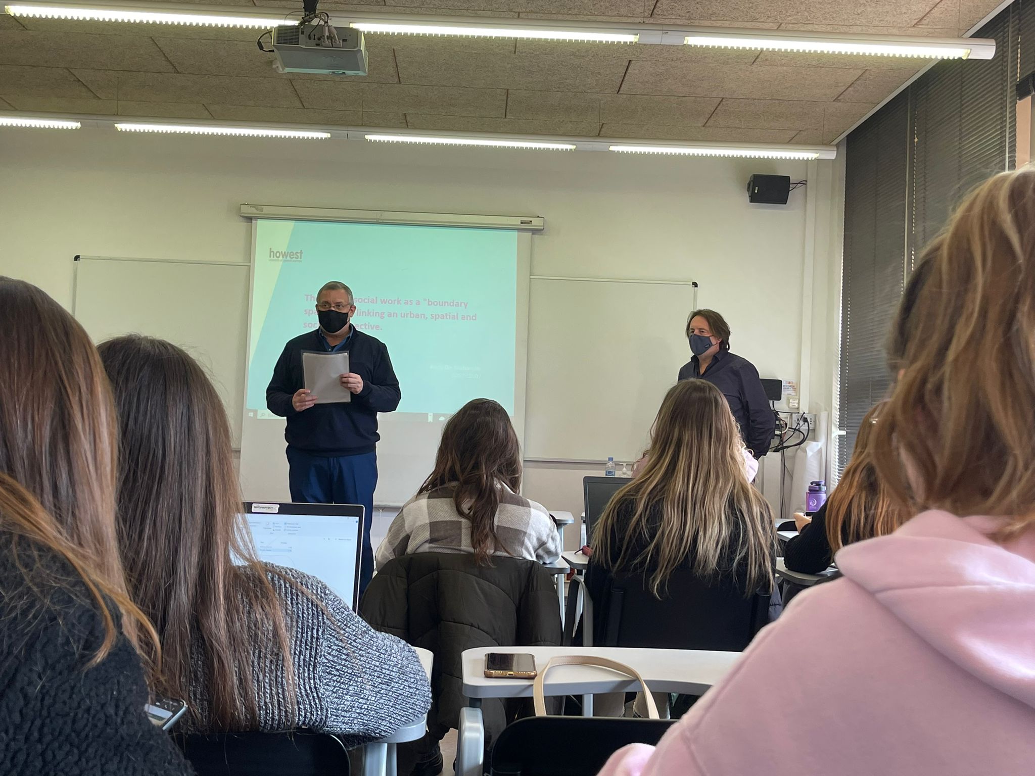 "Conocer las perspectivas internacionales a problemas globales nos permite desarrollar políticas innovadoras para gestionar mejor las problemáticas sociales"