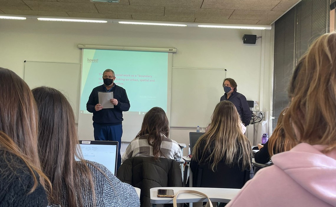 "Conocer las perspectivas internacionales a problemas globales nos permite desarrollar políticas innovadoras para gestionar mejor las problemáticas sociales" "Conocer las perspectivas internacionales a problemas globales nos permite desarrollar políticas innovadoras para gestionar mejor las problemáticas sociales"