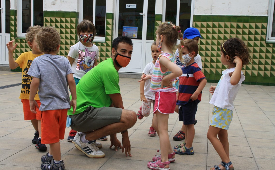 La Fundación Pere Tarrés adapta su formación de monitores de ocio educativo a personas sordas La Fundación Pere Tarrés adapta su formación de monitores de ocio educativo a personas sordas