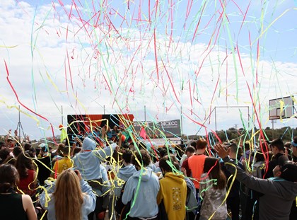 T'imagines reviure la TrocaJove? Fes-ho amb el videoclip de la cançó, les fotos i els materials de la trobada T'imagines reviure la TrocaJove? Fes-ho amb el videoclip de la cançó, les fotos i els materials de la trobada