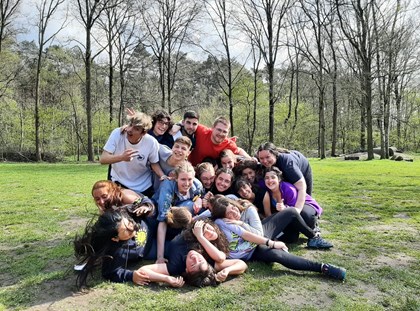 Diferents cultures unides pel lleure Diferents cultures unides pel lleure