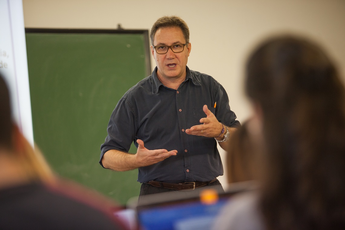 Jesús Vilar, docent de la Facultat Pere Tarrés: "Hi ha problemàtiques que perduren, però les variables canvien. L'educació social ha de crear respostes noves"