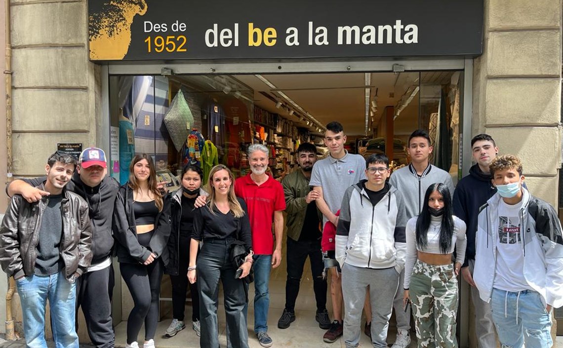 Nou programa formatiu per facilitar la inserció laboral dels joves en el sector del comerç Nou programa formatiu per facilitar la inserció laboral dels joves en el sector del comerç