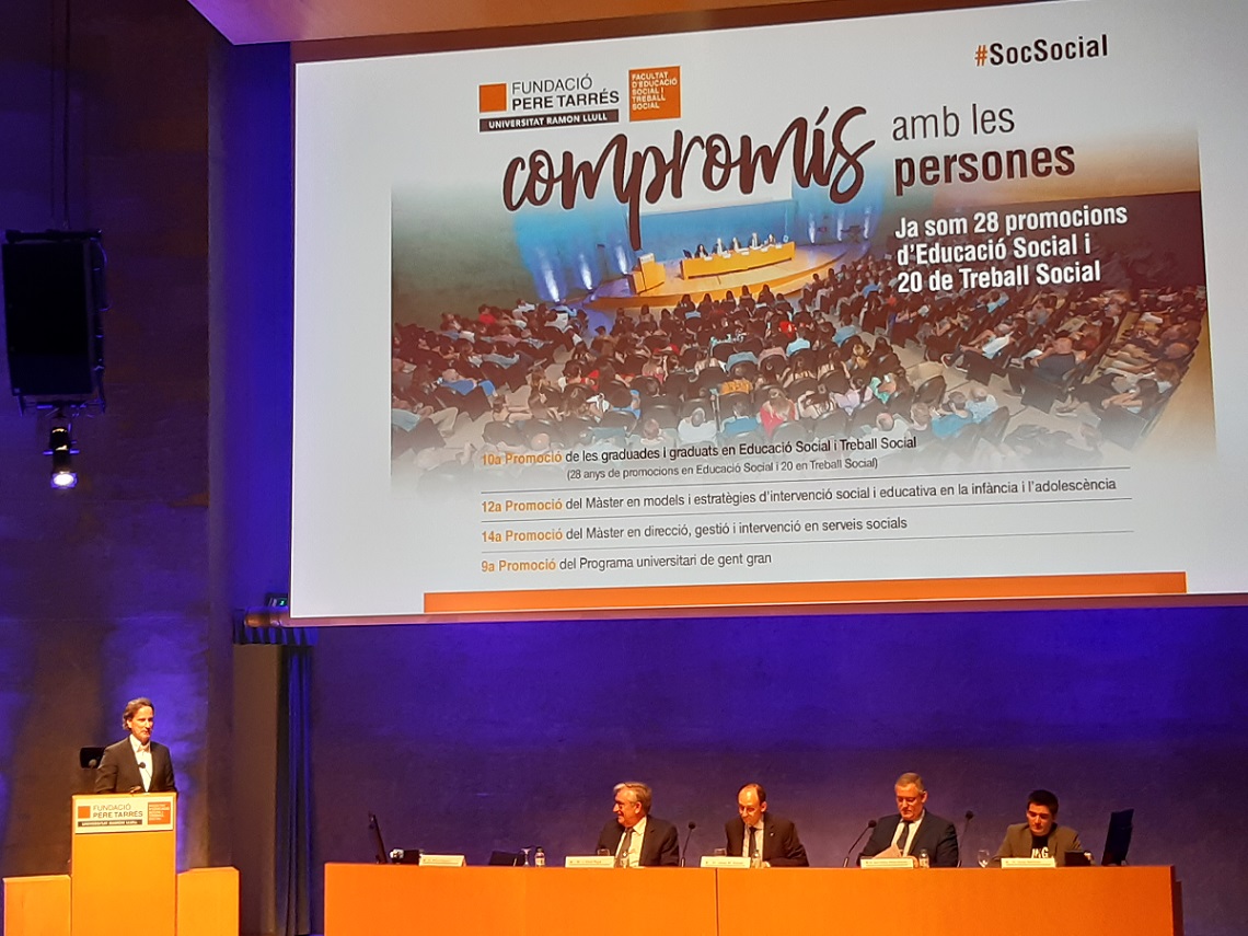 Un total de 124 estudiants de la Facultat d’Educació Social i Treball Social Pere Tarrés – URL viuen amb emoció el seu acte de graduació