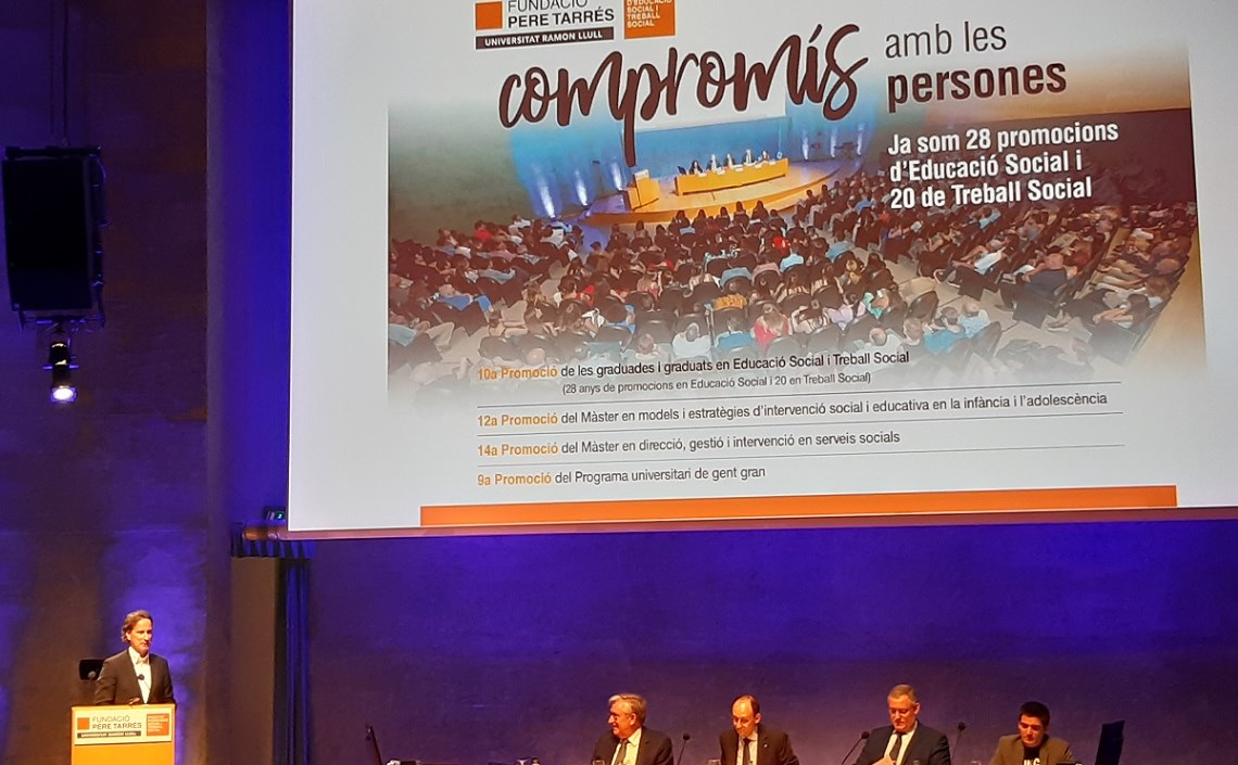 Un total de 124 estudiants de la Facultat d’Educació Social i Treball Social Pere Tarrés – URL viuen amb emoció el seu acte de graduació Un total de 124 estudiants de la Facultat d’Educació Social i Treball Social Pere Tarrés – URL viuen amb emoció el seu acte de graduació