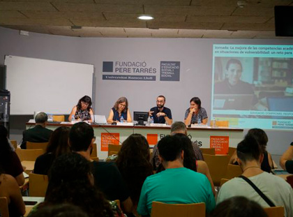 Experts acadèmics i professionals de centres socioeducatius debaten com potenciar l’èxit escolar a través del lleure