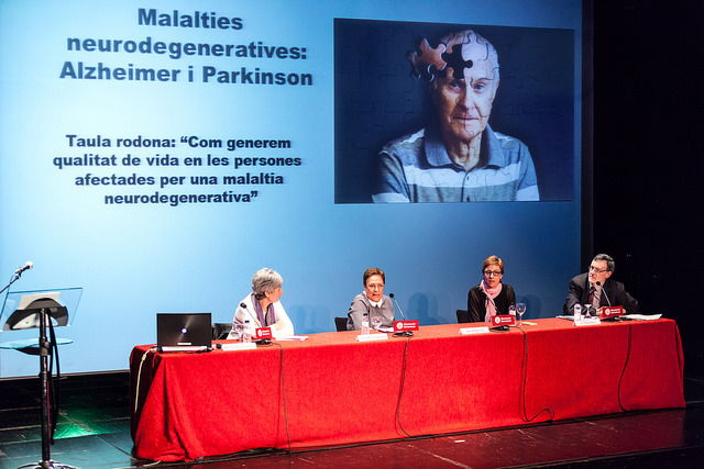 La jornada sobre malalties neurodegeneratives ressalta la importància d’escoltar a les persones que es queixen de la pèrdua de memòria