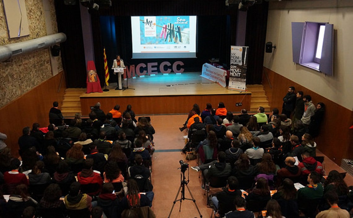 “Gràcies per fer aquest país millor i més just”, Carme Forcadell als monitors/es dels esplais MCECC de la Fundació Pere Tarrés “Gràcies per fer aquest país millor i més just”, Carme Forcadell als monitors/es dels esplais MCECC de la Fundació Pere Tarrés