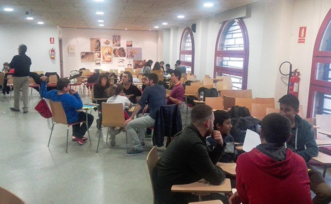 Els infants i famílies del Centre Socioeducatiu Poblenou visiten la Facultat d’Educació Social i Treball Social Pere Tarrés – URL per presentar el projecte Kutala Els infants i famílies del Centre Socioeducatiu Poblenou visiten la Facultat d’Educació Social i Treball Social Pere Tarrés – URL per presentar el projecte Kutala