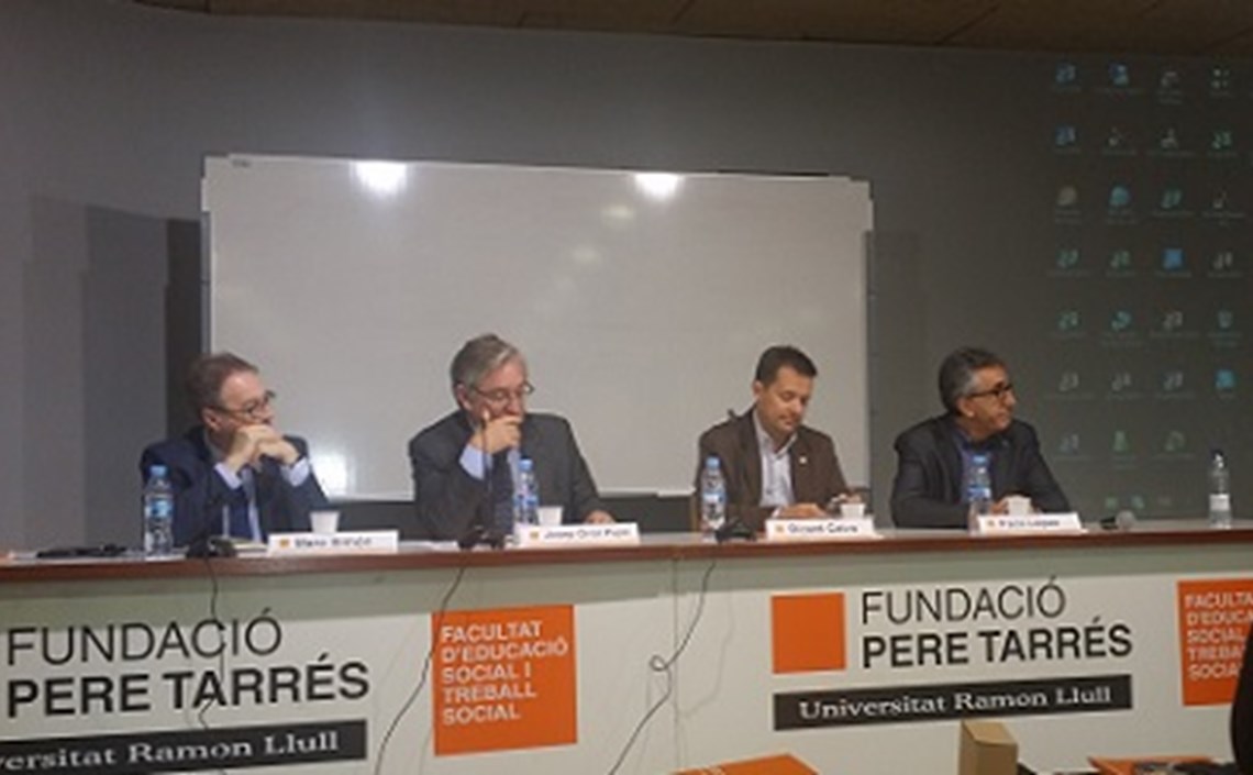 El director General d’Atenció a la Infància i l’Adolescència de la Generalitat, Ricard Calvo, presideix l’Acte de Graduació del Postgrau en Funció Directiva de CRAES El director General d’Atenció a la Infància i l’Adolescència de la Generalitat, Ricard Calvo, presideix l’Acte de Graduació del Postgrau en Funció Directiva de CRAES