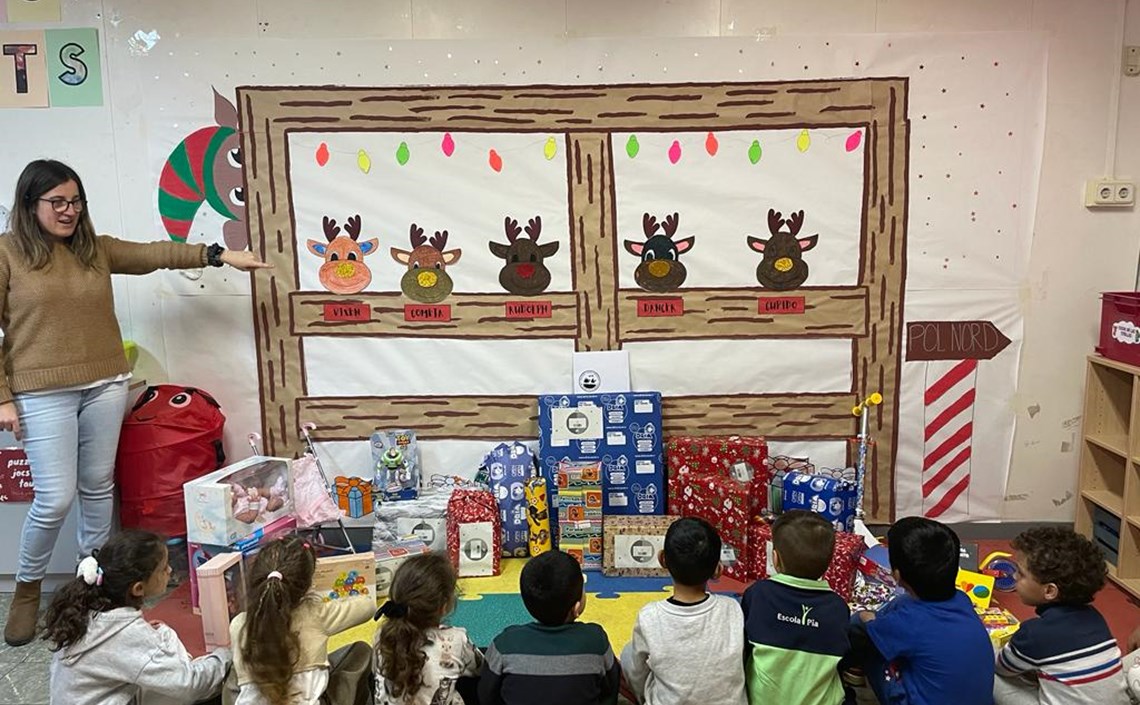 Más de 2.400 niños y niñas en situación de vulnerabilidad han podido disfrutar de juguetes esta Navidad gracias a la campaña de la Fundación Pere Tarrés