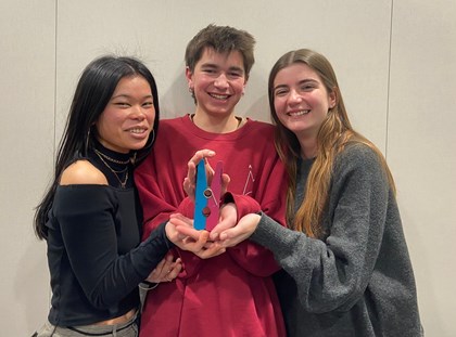 "Qui té la pinça?": parlem del relleu a l’Esplai "Qui té la pinça?": parlem del relleu a l’Esplai