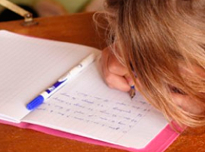 El 92% dels infants que participen en programes de reforç escolar milloren els resultats acadèmics 