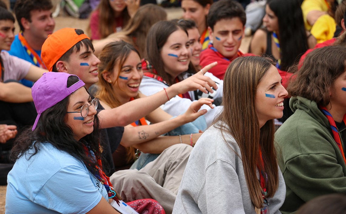Els centres d’esplai reclamen als polítics que escoltin els joves: “L’educació en el lleure pot canviar el món” Els centres d’esplai reclamen als polítics que escoltin els joves: “L’educació en el lleure pot canviar el món”