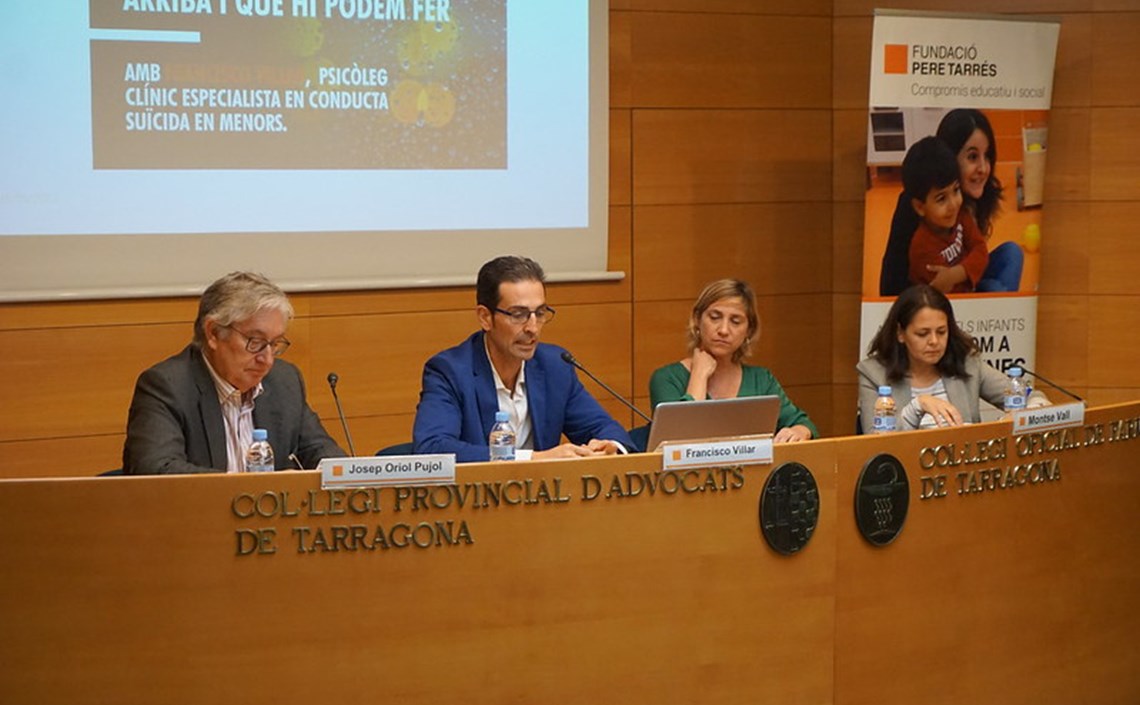 El psicòleg Francisco Villar parla a Tarragona sobre com detectar i prevenir conductes suïcides a les aules  El psicòleg Francisco Villar parla a Tarragona sobre com detectar i prevenir conductes suïcides a les aules
