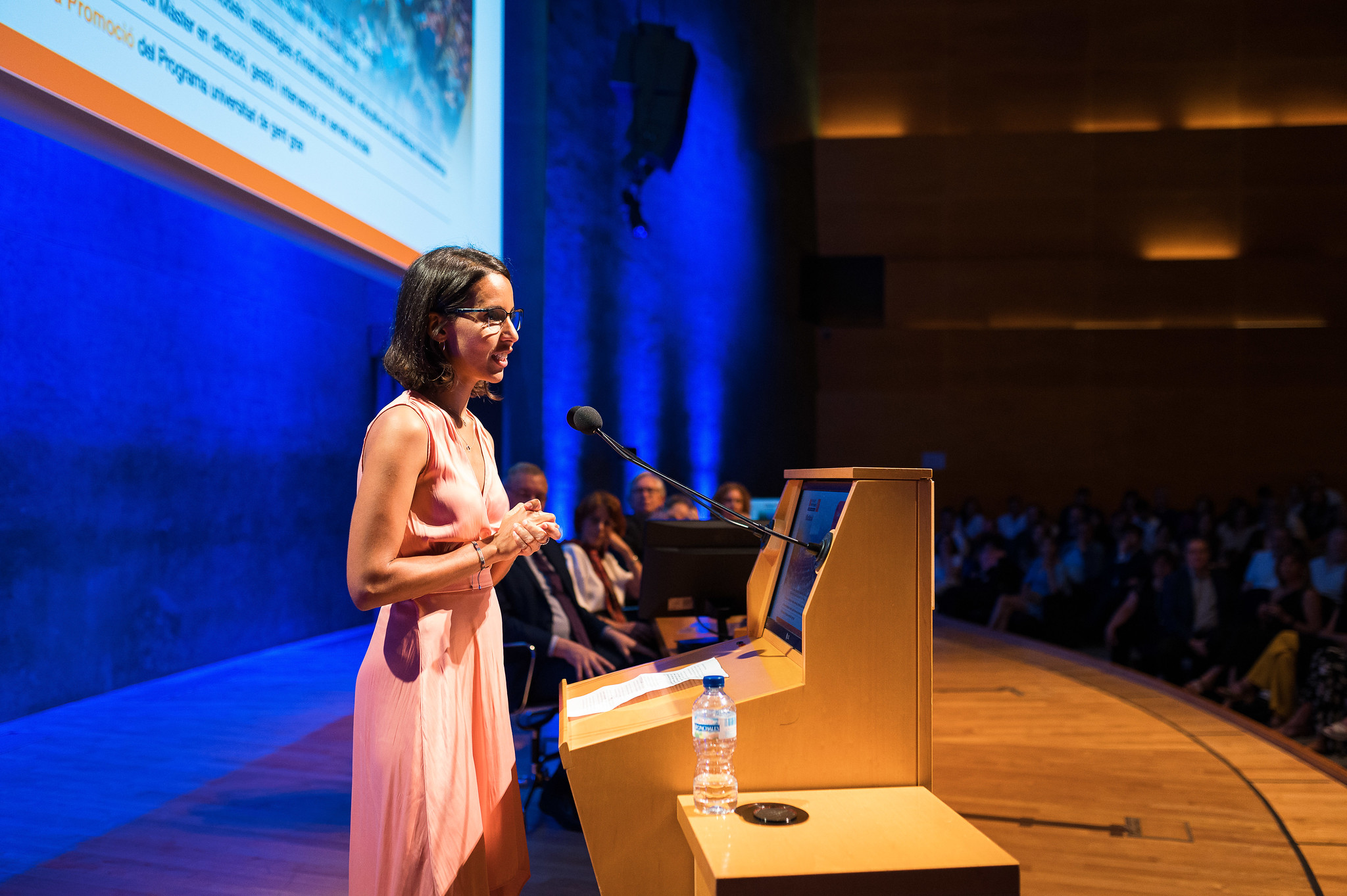 Mahmuda Mohamed, graduada a la Facultat Pere Tarrés: “Estudiar treball social m’ha salvat”