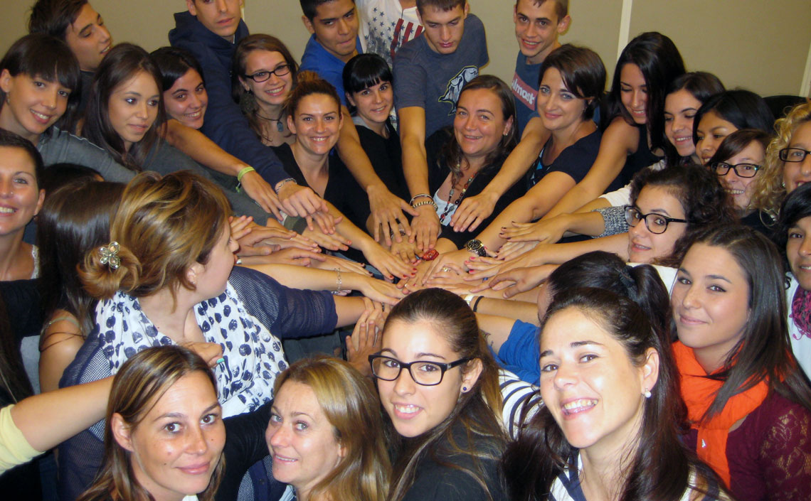 Beneficis del lleure educatiu i l'acció sociocultural per al benestar emocional i la salut mental d'adolescents i joves