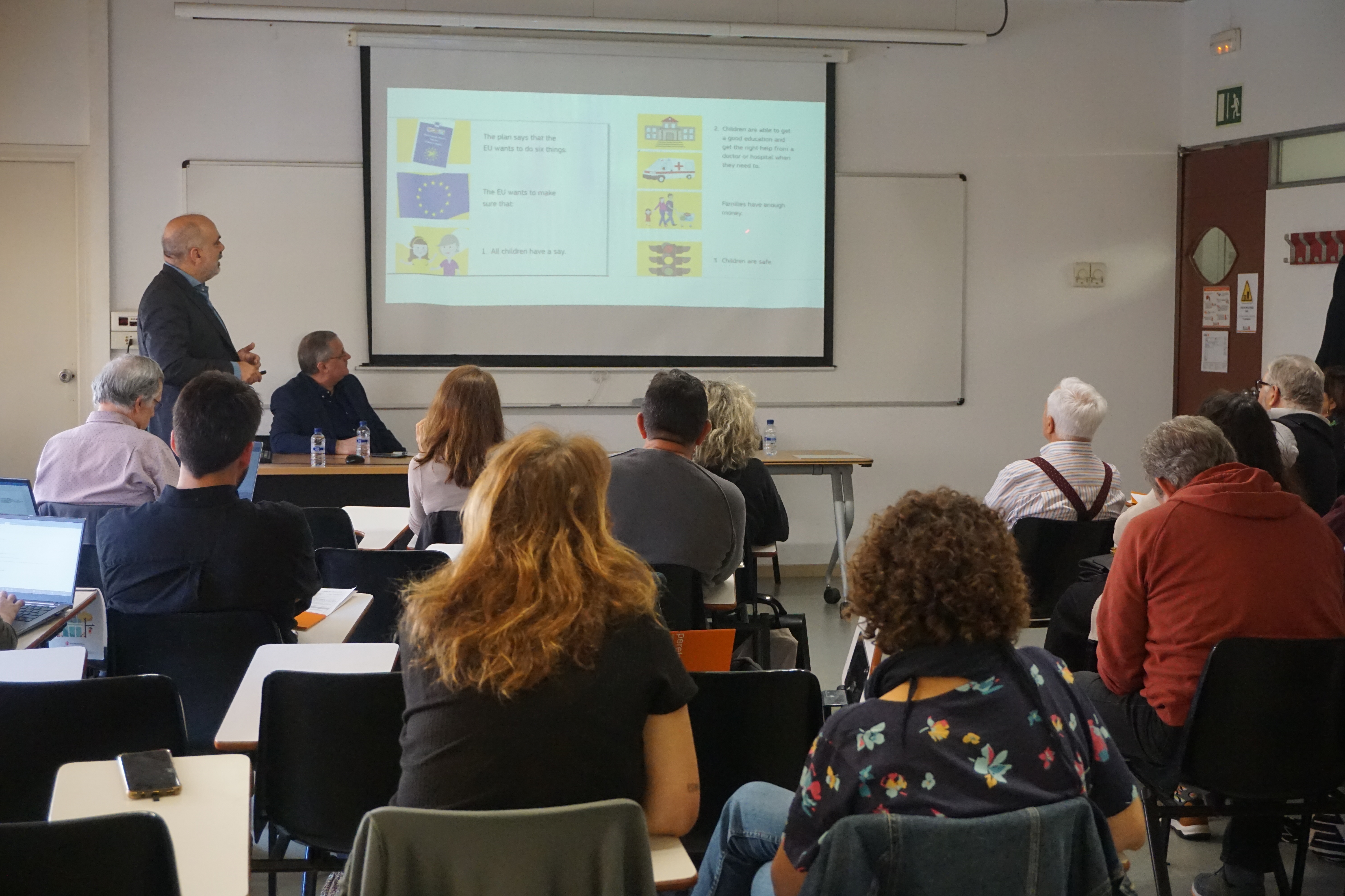 Diversos experts reclamen més inversió i reconeixement del lleure educatiu pels beneficis acadèmics i emocionals que genera en els infants