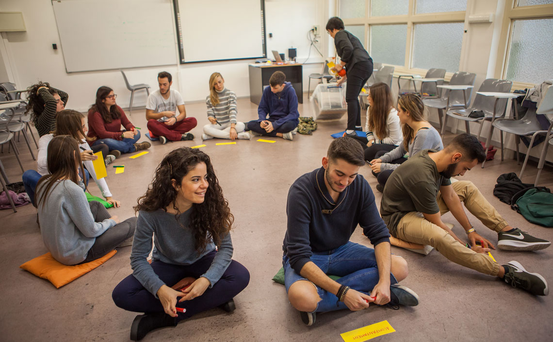 Tallers experiencials per a escoles i alumnes de batxillerat i CFGS