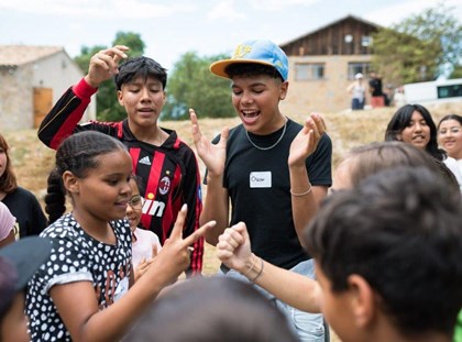 Ajuda'ns a promoure l'antiracisme des de l'esplai Ajuda'ns a promoure l'antiracisme des de l'esplai