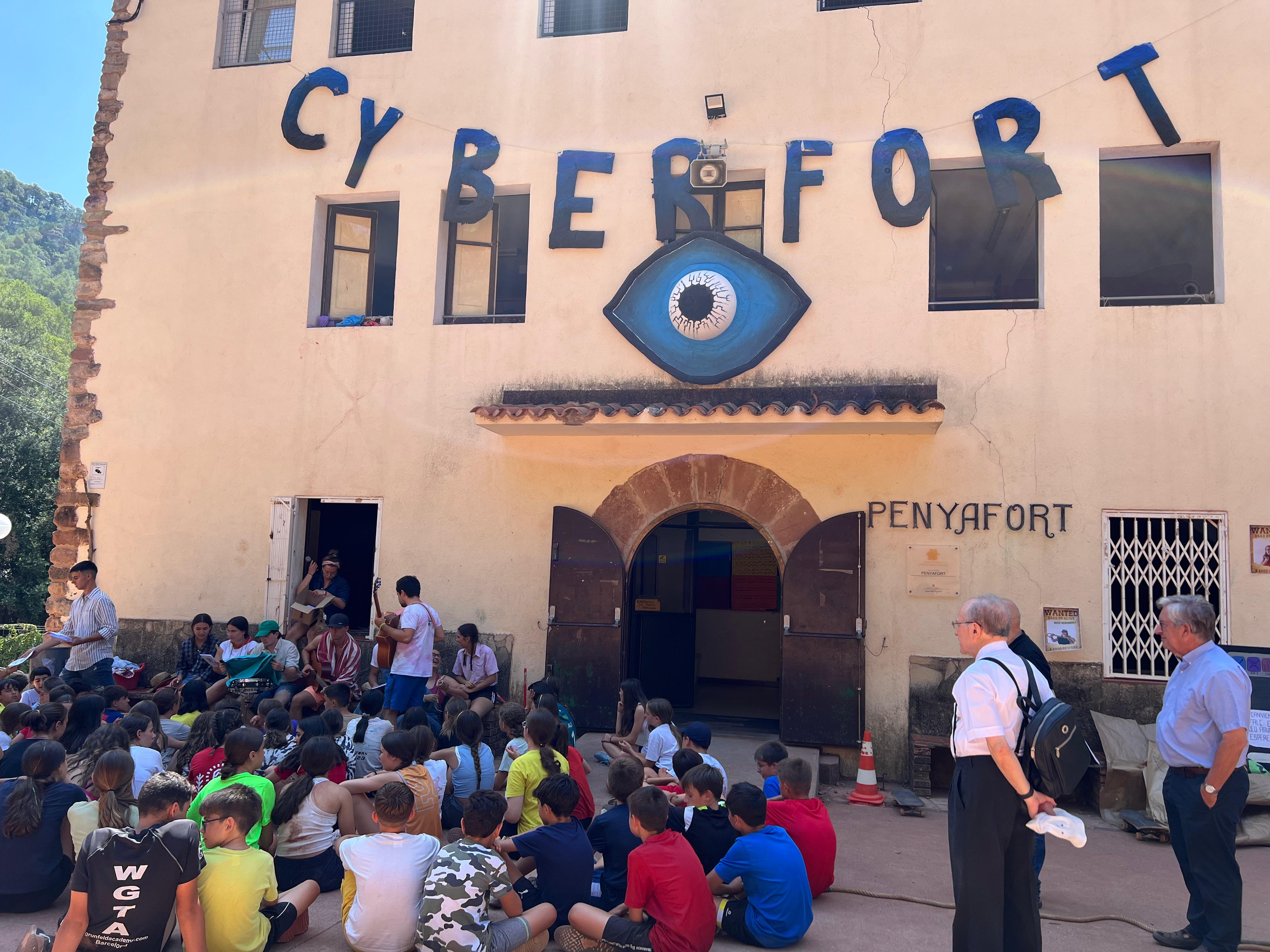 El bisbe de Sant Feliu de Llobregat Mons. Agustí Cortés, a les activitats d’estiu de la Fundació Pere Tarrés