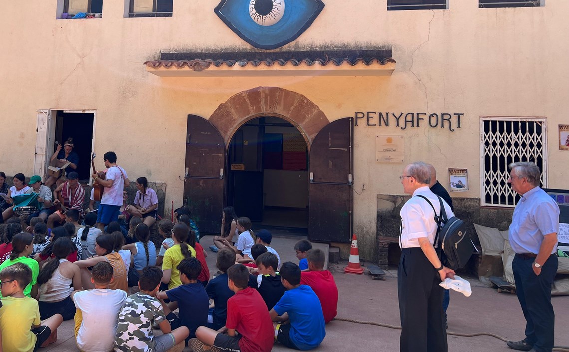 El bisbe de Sant Feliu de Llobregat Mons. Agustí Cortés, a les activitats d’estiu de la Fundació Pere Tarrés El bisbe de Sant Feliu de Llobregat Mons. Agustí Cortés, a les activitats d’estiu de la Fundació Pere Tarrés