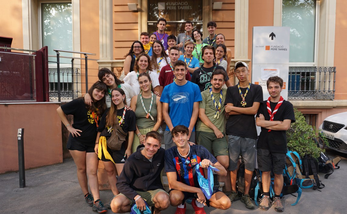 Uns 120 joves dels centres d’esplai de la Fundació Pere Tarrés inicien deu dies de formacions vivencials en una casa de colònies per ser monitors Uns 120 joves dels centres d’esplai de la Fundació Pere Tarrés inicien deu dies de formacions vivencials en una casa de colònies per ser monitors