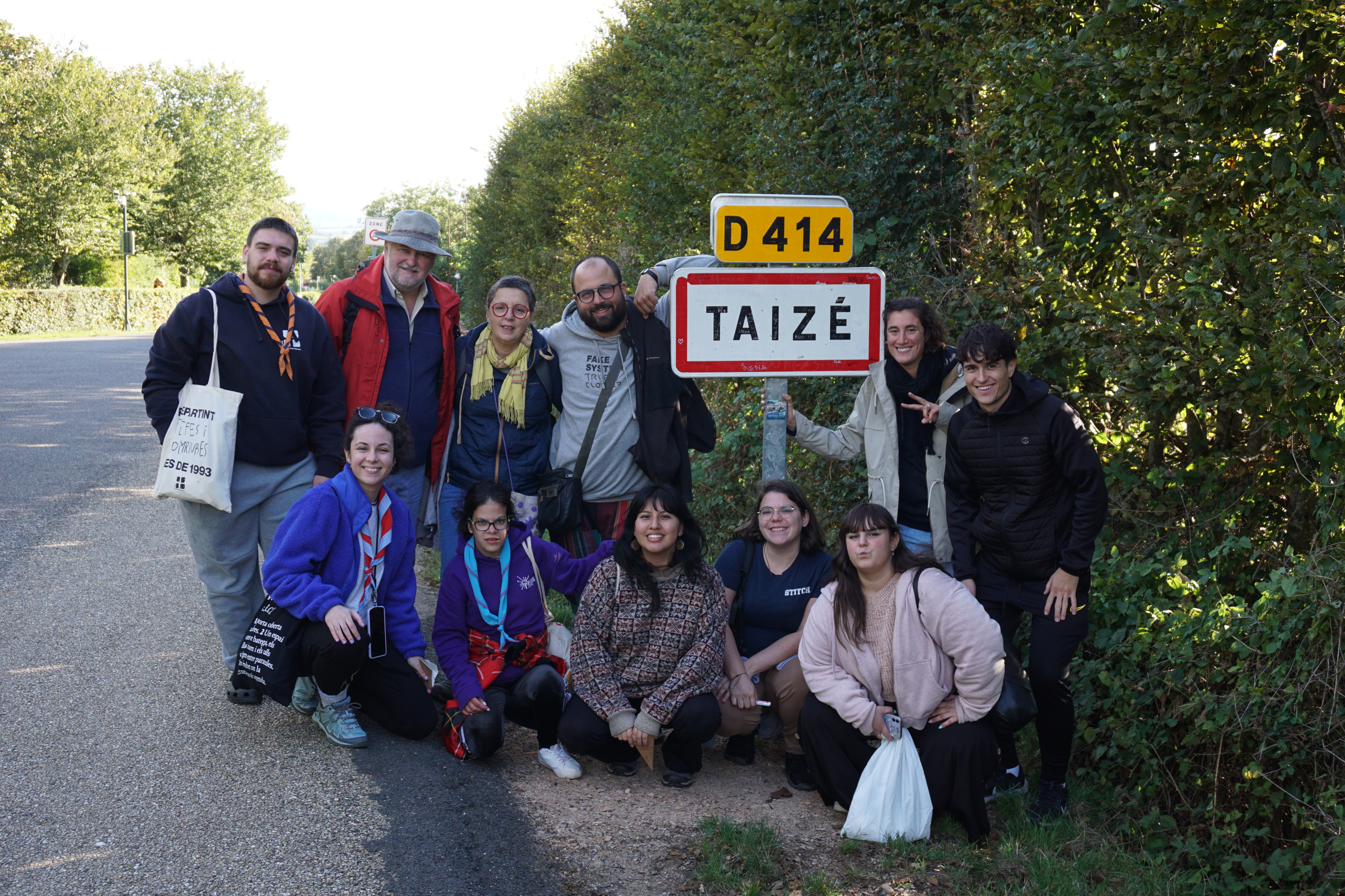 La Fundació Pere Tarrés visita la comunitat monàstica de Taizé per treballar l’espiritualitat amb els joves 