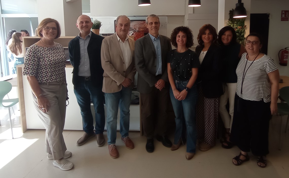 La Facultat Pere Tarrés estrena una nova cafeteria gestionada per persones amb diversitat funcional i trastorns de salut mental La Facultat Pere Tarrés estrena una nova cafeteria gestionada per persones amb diversitat funcional i trastorns de salut mental