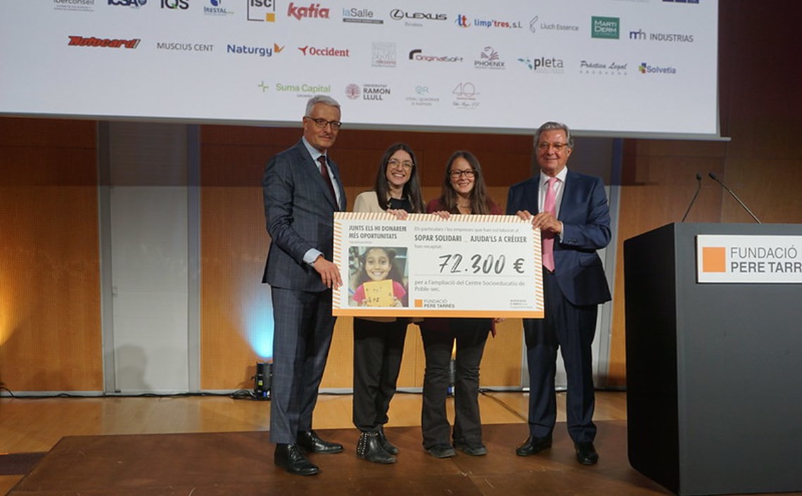 El sopar solidari anual de la Fundació Pere Tarrés recapta 72.000 euros per potenciar els projectes socioeducatius al barri de Poble-sec El sopar solidari anual de la Fundació Pere Tarrés recapta 72.000 euros per potenciar els projectes socioeducatius al barri de Poble-sec