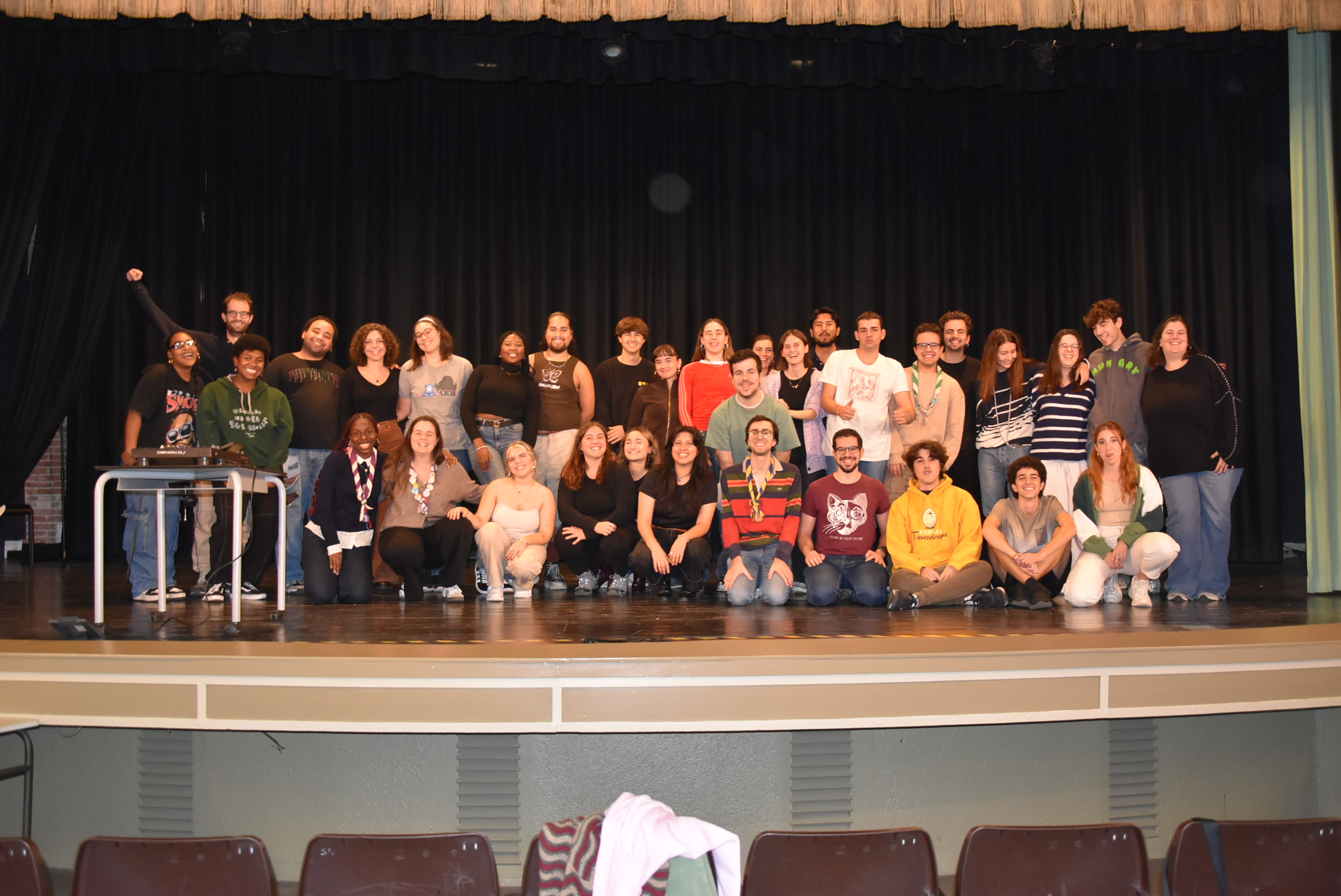 La jornada "Mirem més enllà" promou els esplais com a espais antiracistes i diversos 