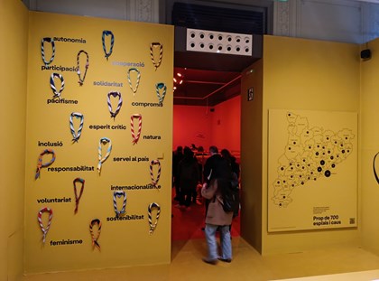 S'ha inaugurat 'Cul a terra', una exposició que homenatja la tasca d'esplais i caus a Catalunya S'ha inaugurat 'Cul a terra', una exposició que homenatja la tasca d'esplais i caus a Catalunya