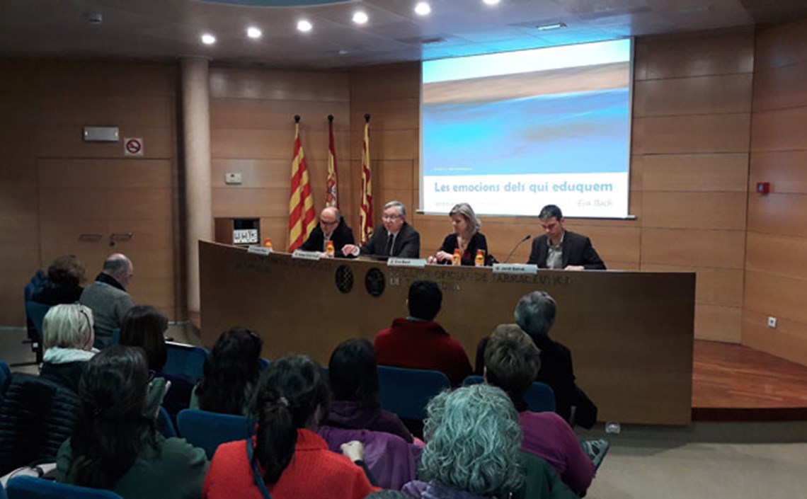 Eva Bach: “Hem de ser conscients que eduquem amb les nostres emocions” Eva Bach: “Hem de ser conscients que eduquem amb les nostres emocions”