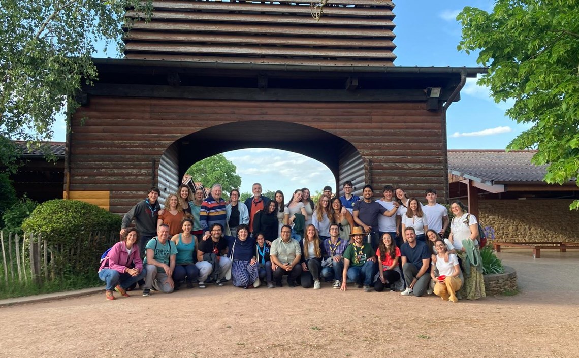 Fem una estada d'espiritualitat a la comunitat de Taizé Fem una estada d'espiritualitat a la comunitat de Taizé