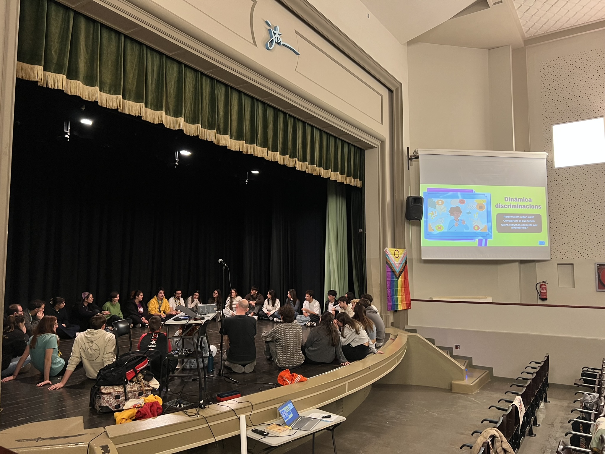 La Jornada Mirem Més Enllà treballa les situacions d’LGBTI-fòbia en el lleure 