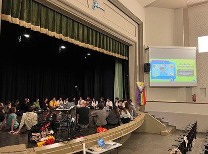 La Jornada Mirem Més Enllà treballa les situacions d’LGBTI-fòbia en el lleure La Jornada Mirem Més Enllà treballa les situacions d’LGBTI-fòbia en el lleure