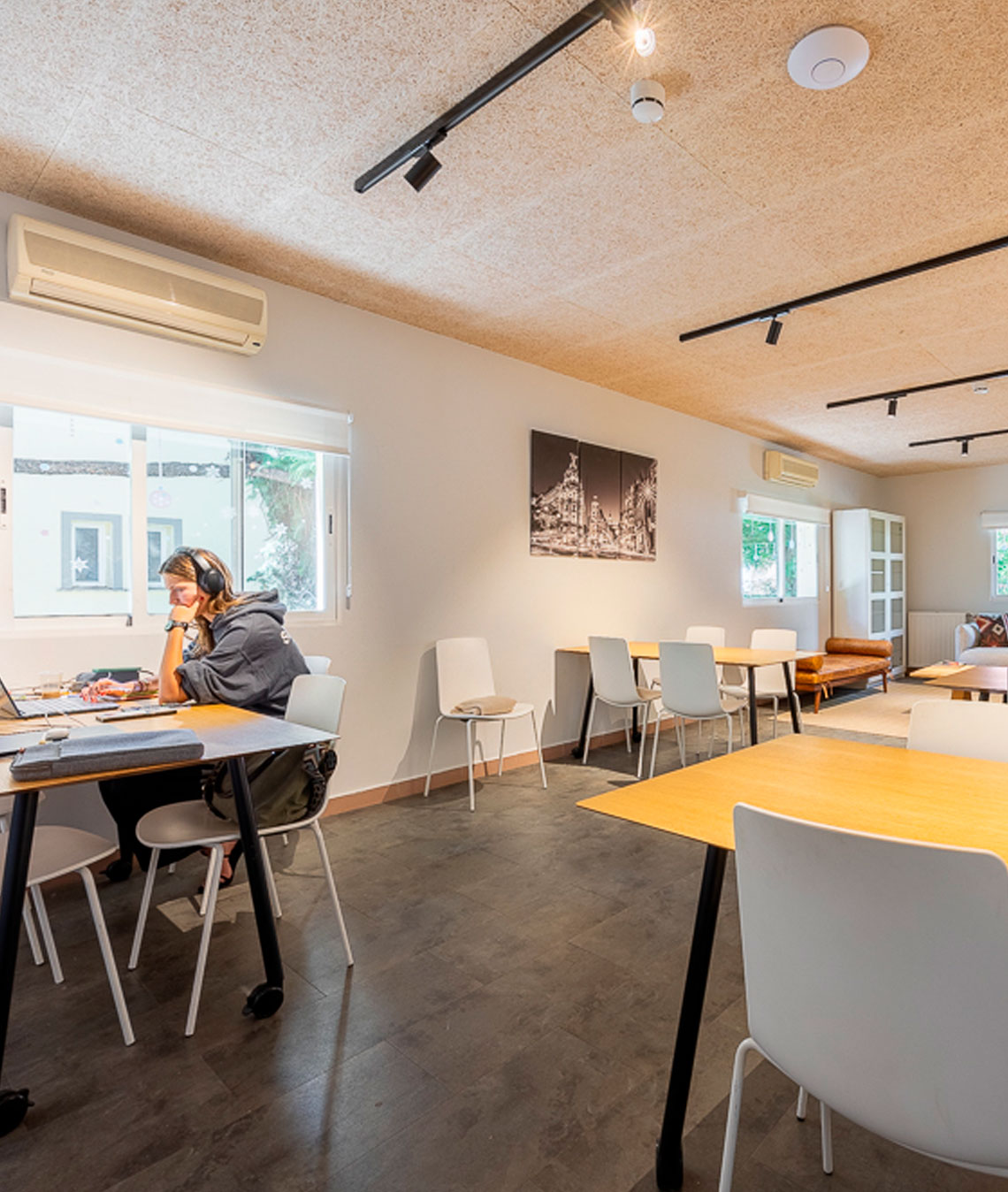 WE CONTINUE THE COURSE