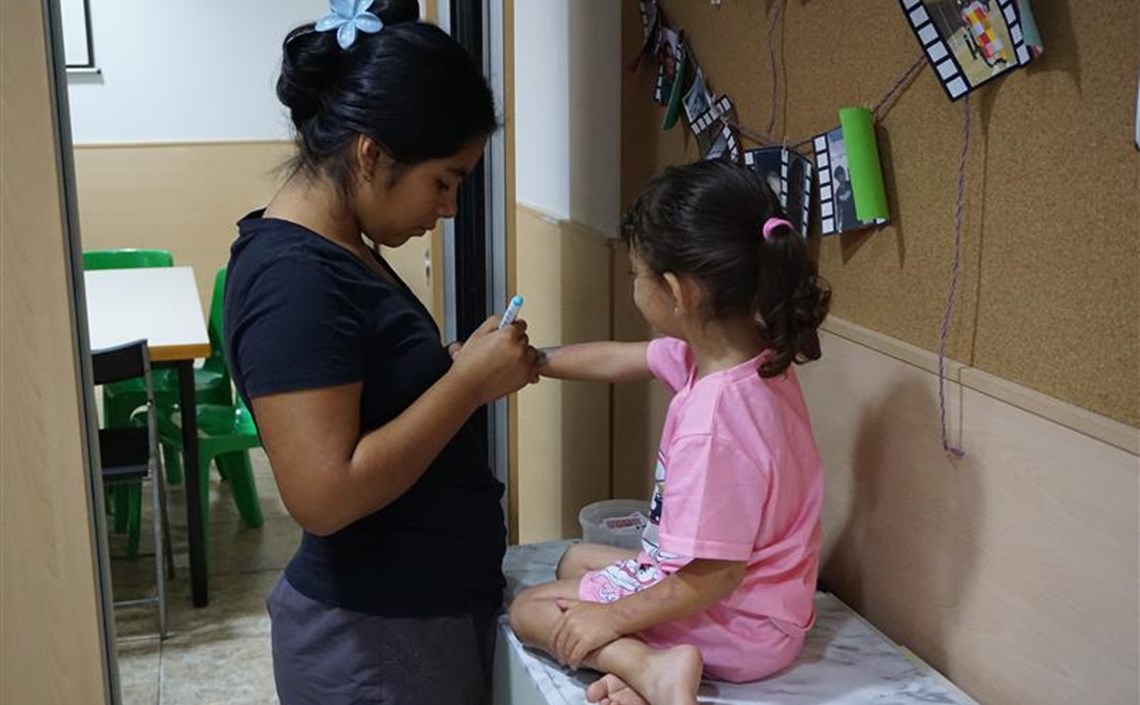 El 60% de las familias becadas para participar en casales y colonias en la Fundación Pere Tarrés se encuentran en situación de pobreza severa El 60% de las familias becadas para participar en casales y colonias en la Fundación Pere Tarrés se encuentran en situación de pobreza severa