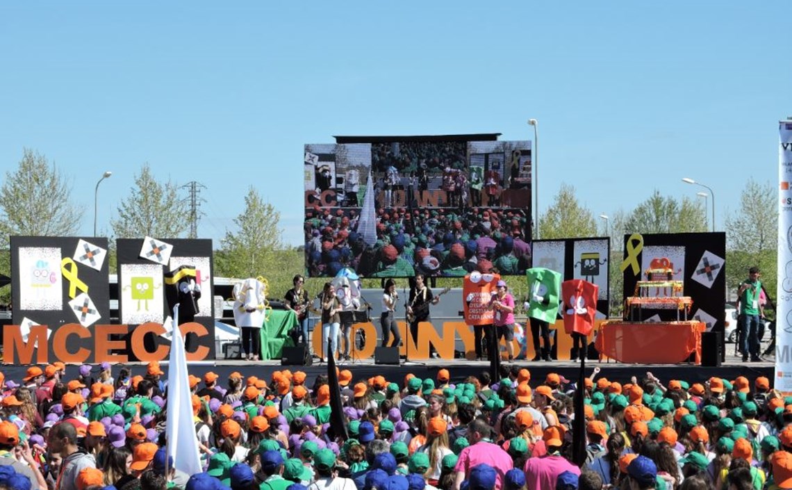 Més de 4.000 joves i monitors d’esplai celebren els 60 anys de la Fundació Pere Tarrés a Vilafranca Més de 4.000 joves i monitors d’esplai celebren els 60 anys de la Fundació Pere Tarrés a Vilafranca