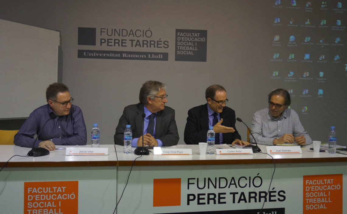 Carles Ariza presenta la seva última obra "La salut conculcada" Carles Ariza presenta la seva última obra "La salut conculcada"