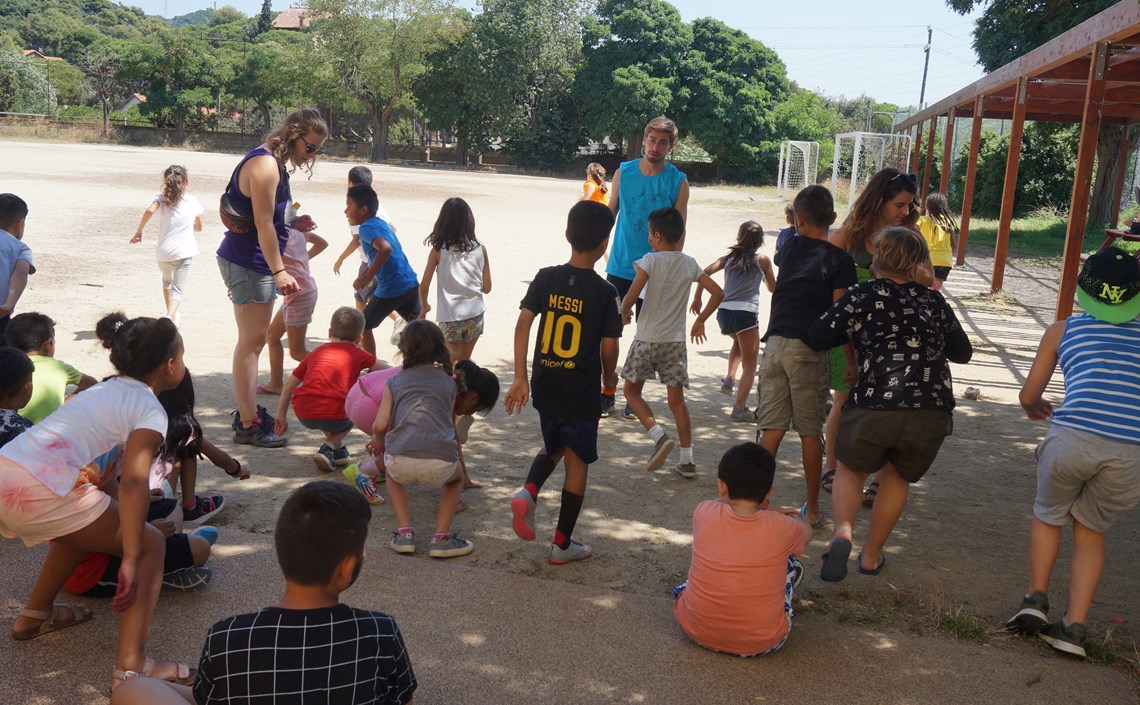 10.283 beques per a colònies i casals d'estiu 10.283 beques per a colònies i casals d'estiu