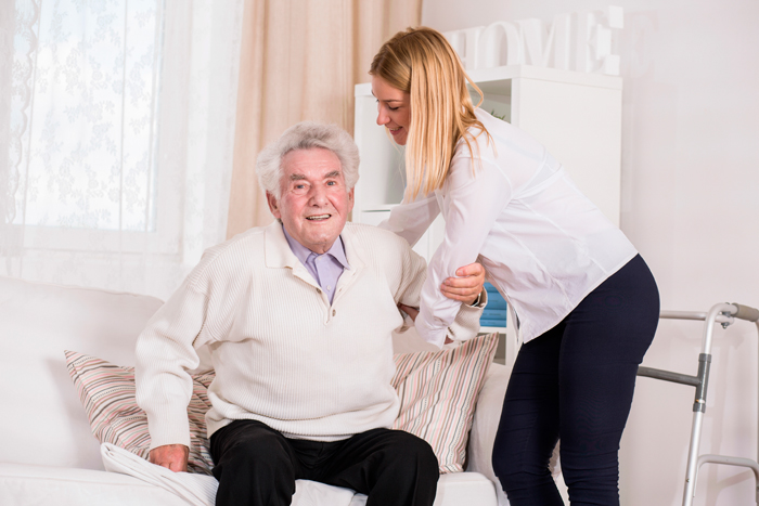 ¿Quién puede cuidar de una persona dependiente?