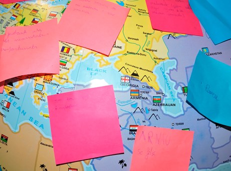 Jornada "Mirem més enllà" - Àmbit d'Educació per a la Justícia Global Jornada "Mirem més enllà" - Àmbit d'Educació per a la Justícia Global