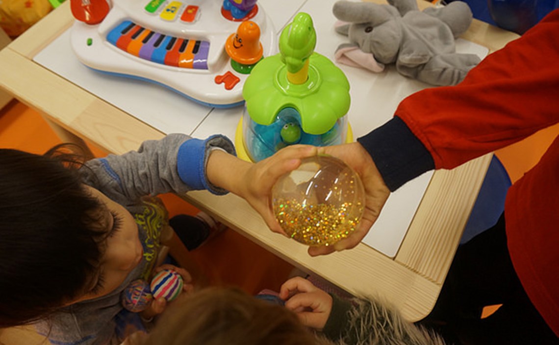 Decàleg per educar en família a través del joc Decàleg per educar en família a través del joc