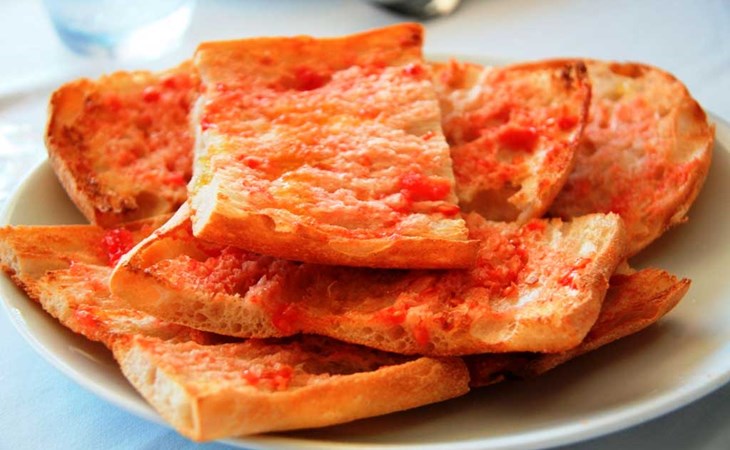 Cómo hacer un pa amb tomàquet perfecto